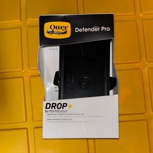 OtterBox Defender Pro Rugged Black Waist Clip